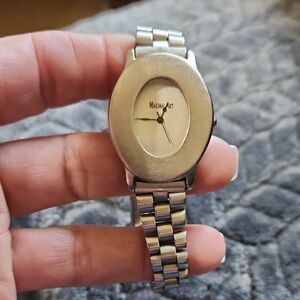 Maximal Art Silver Vintage Watch John Wind 1995 Swiss Technolgy Quartz